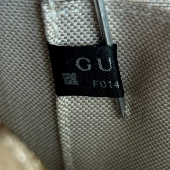 Gucci Beige Leather Crossbody Bag with Tassel - Picture 8 of 10